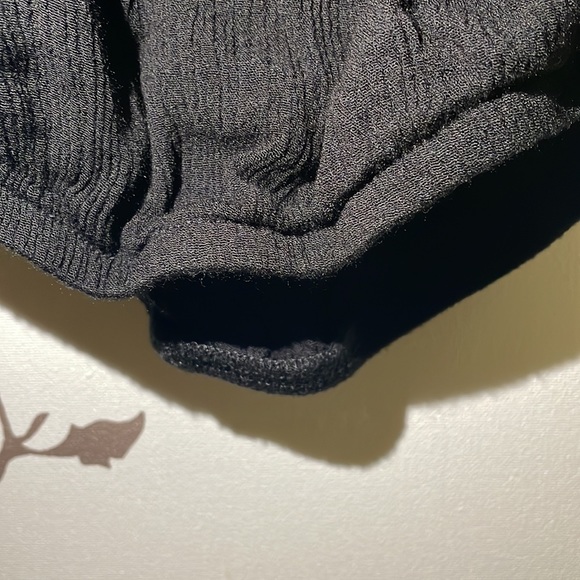 UK2LA 2 for $15 Black and White Off Shoulder Crop Top Tee Size Medium - Picture 6 of 9